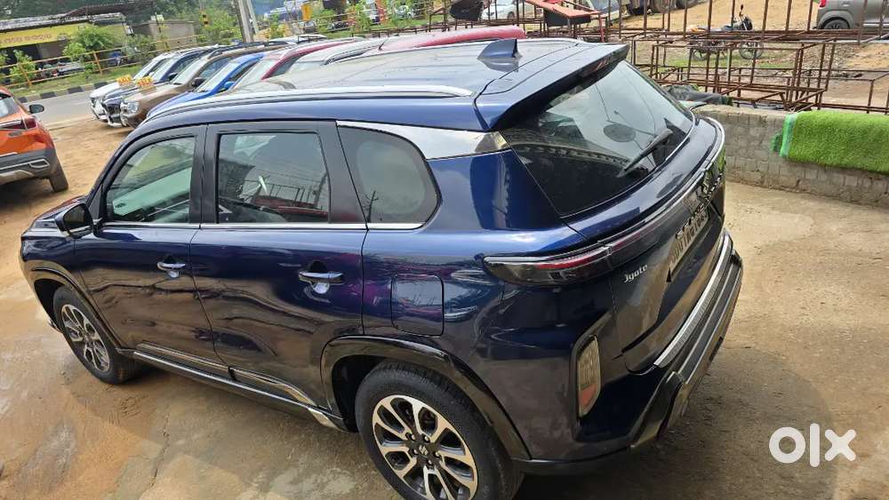 2023maruti Suzuki Grand Vitara Strong Hybrid Batter+petrol 35kmpl