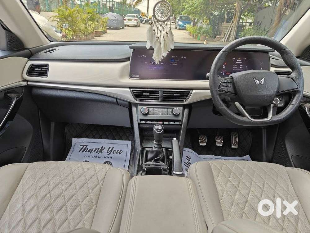 Mahindra Xuv700 2.0 Ax 5 Petrol Mt 7 Str, 2022, Petrol