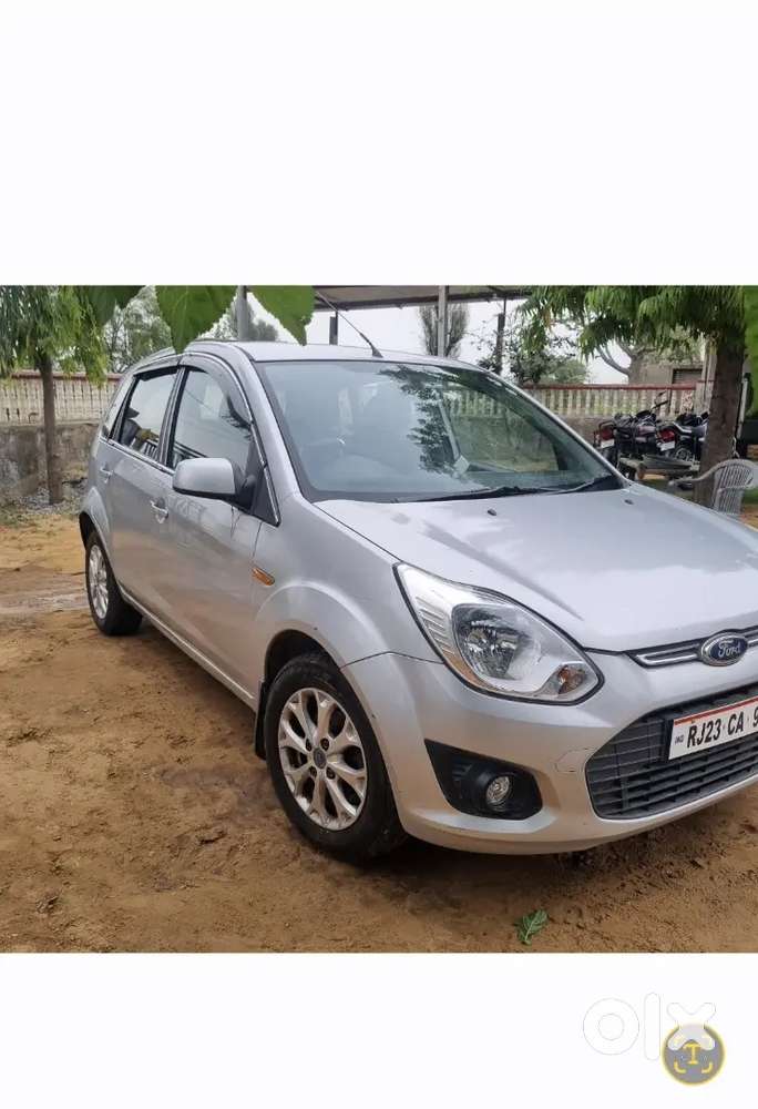Ford Figo 1.5 Titanium 2013