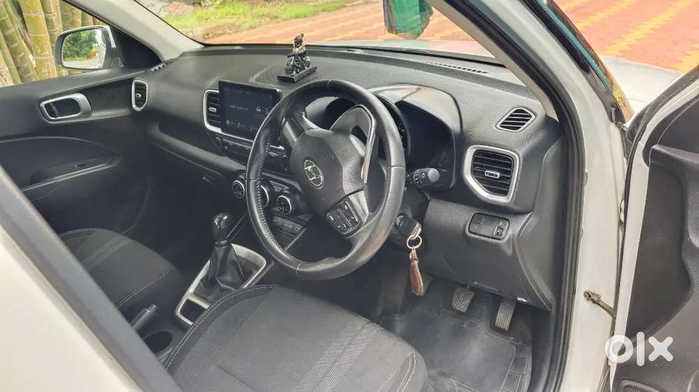 Hyundai Venue S Plus 2022 Petrol