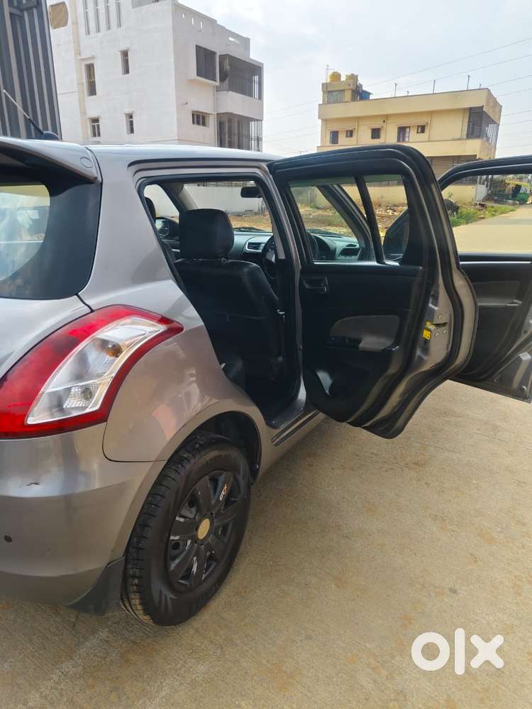 Maruti Suzuki Swift Vxi Optional, 2016, Petrol