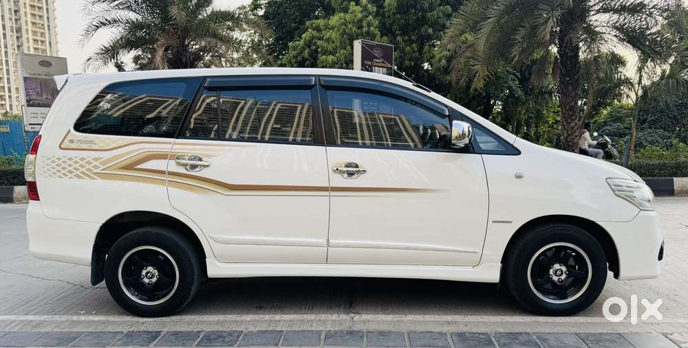Toyota Innova 2.5 G (diesel) 8 Seater Bs Iv, 2015, Diesel