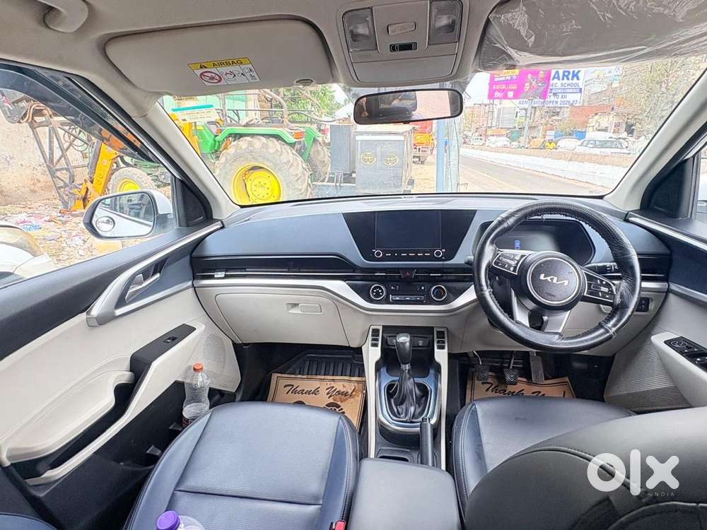 Kia Carens Petrol 2025