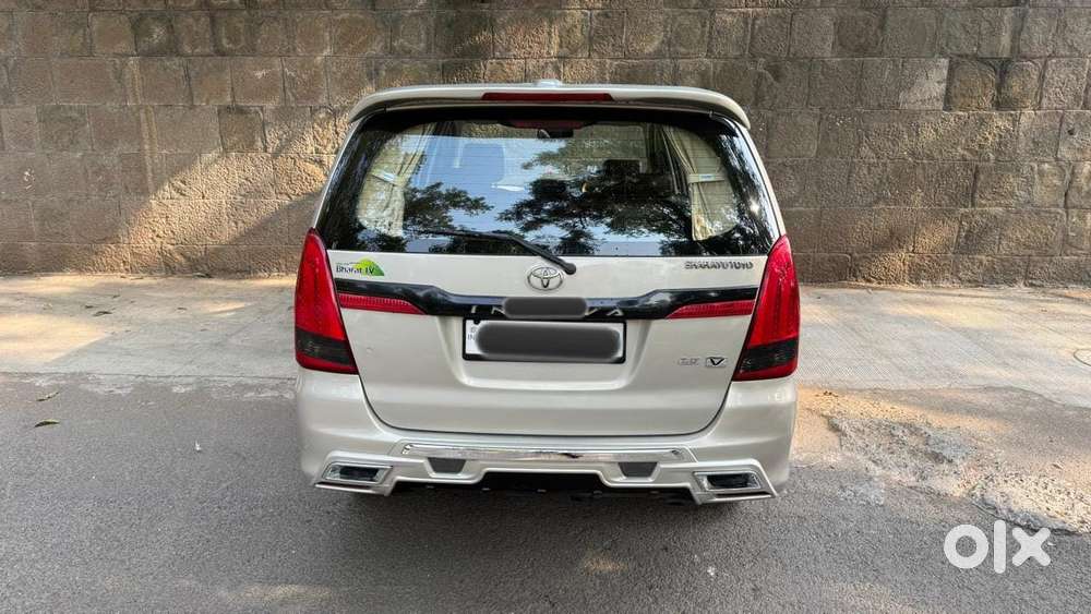 Toyota Innova 2.5 G (diesel) 8 Seater Bs Iv, 2015, Diesel