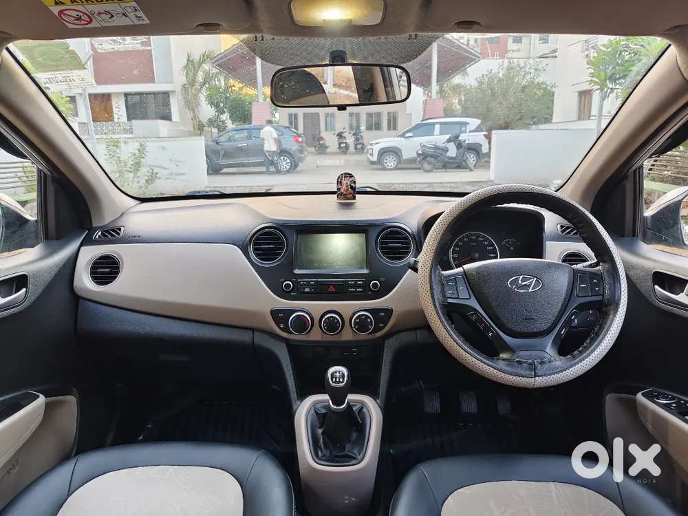 Hyundai Grand I10 Sportz Petrol/cng Showroom Condition