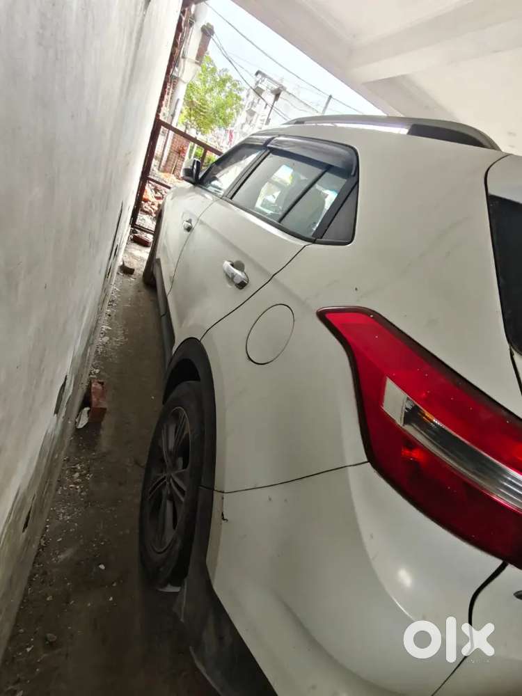 Creta White Top Model Automatic