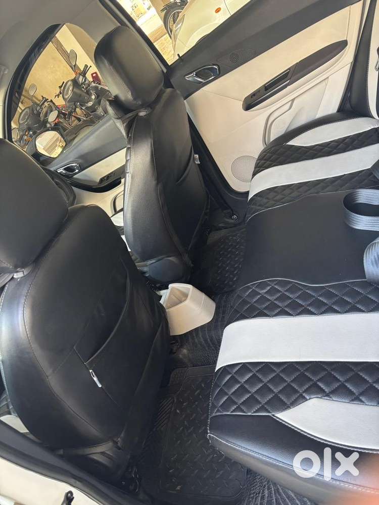 Single Handed Car With Limited Km Driven Having 0 Dept Insurance