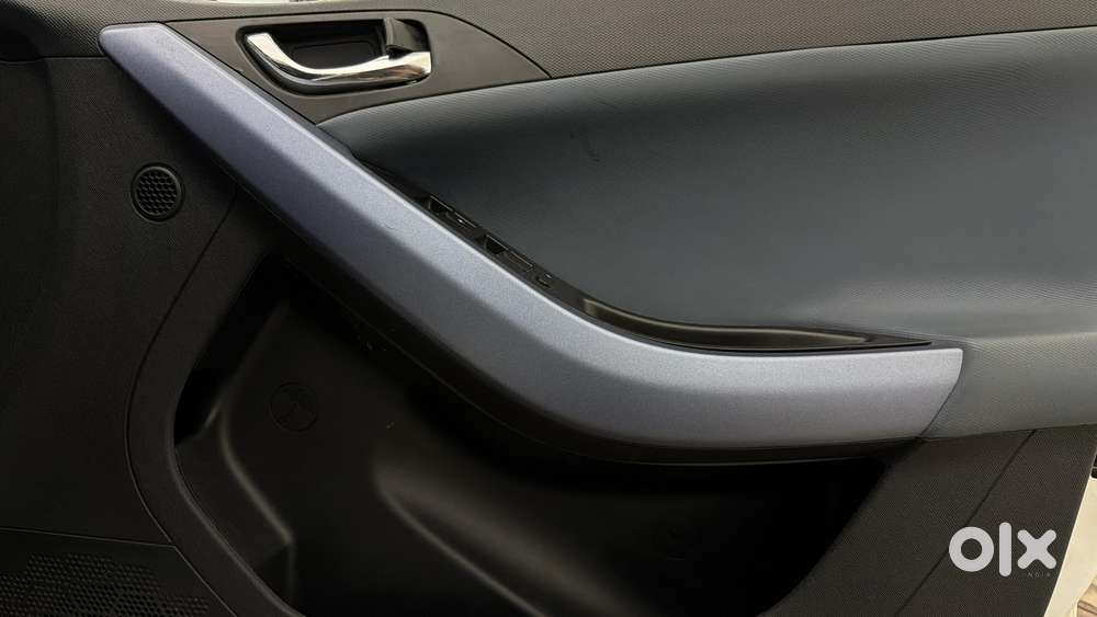 Tata Curvv Creative Plus S 1.2 Revotron Petrol 7dca, 2025, Petrol