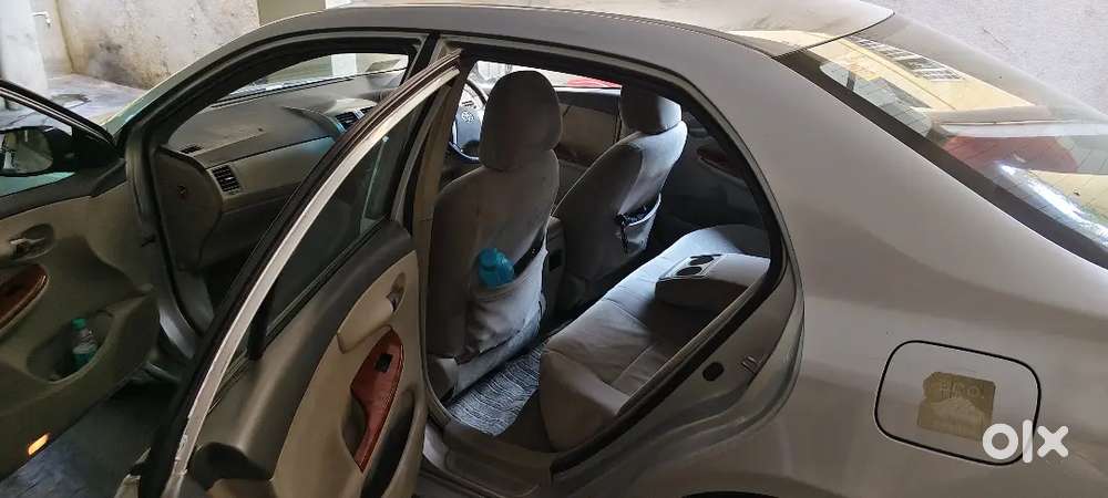 Toyota Corolla Altis 1.8 G, Petrol 2010 Silver Car