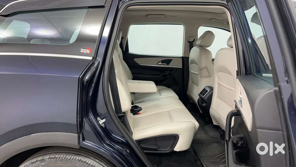 Mahindra Xuv700 2.0 Ax 7 Petrol At Luxury Pack Str, 2022, Petrol
