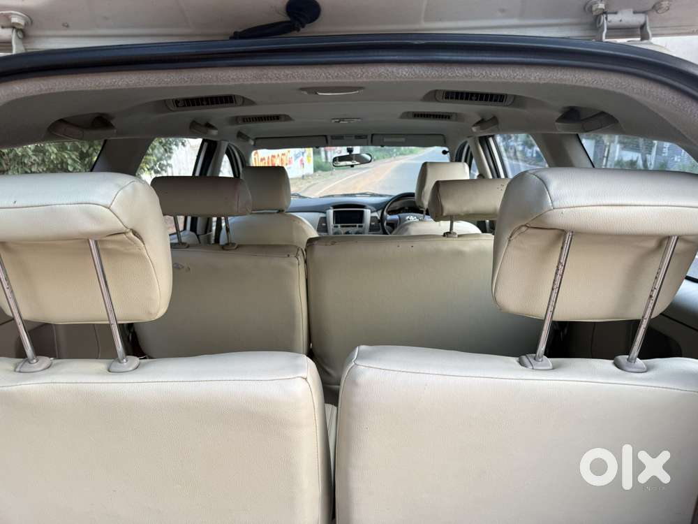 Toyota Innova 2.5 G (diesel) 8 Seater, 2015, Diesel