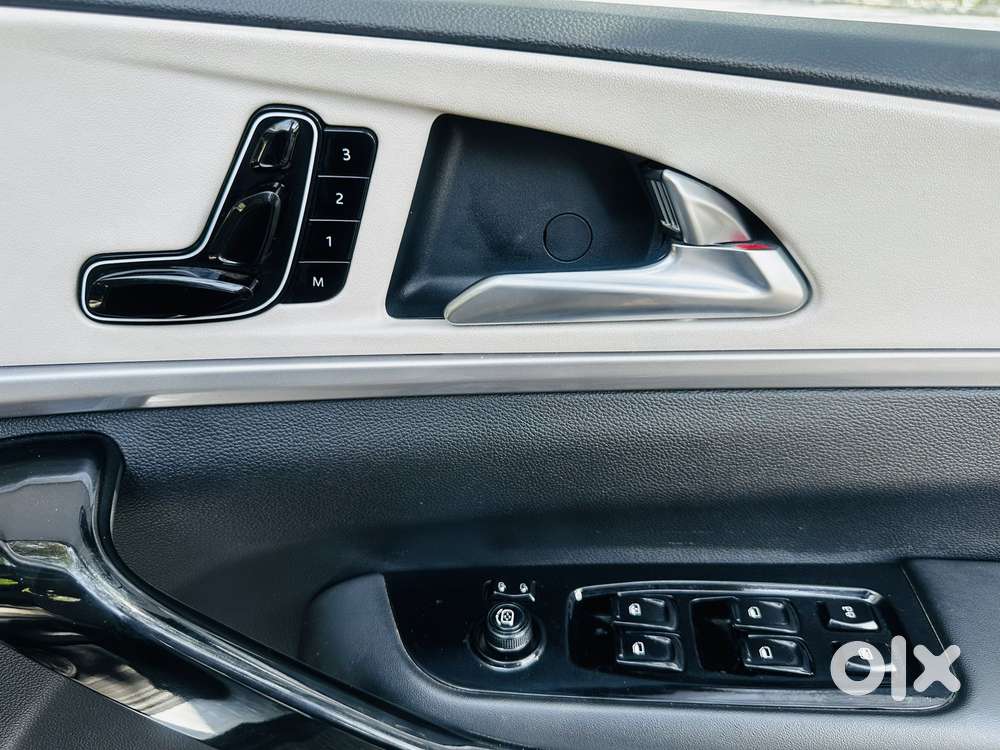 Mahindra Xuv700 2.0 Ax 7 Petrol At Luxury Pack Str, 2025, Diesel