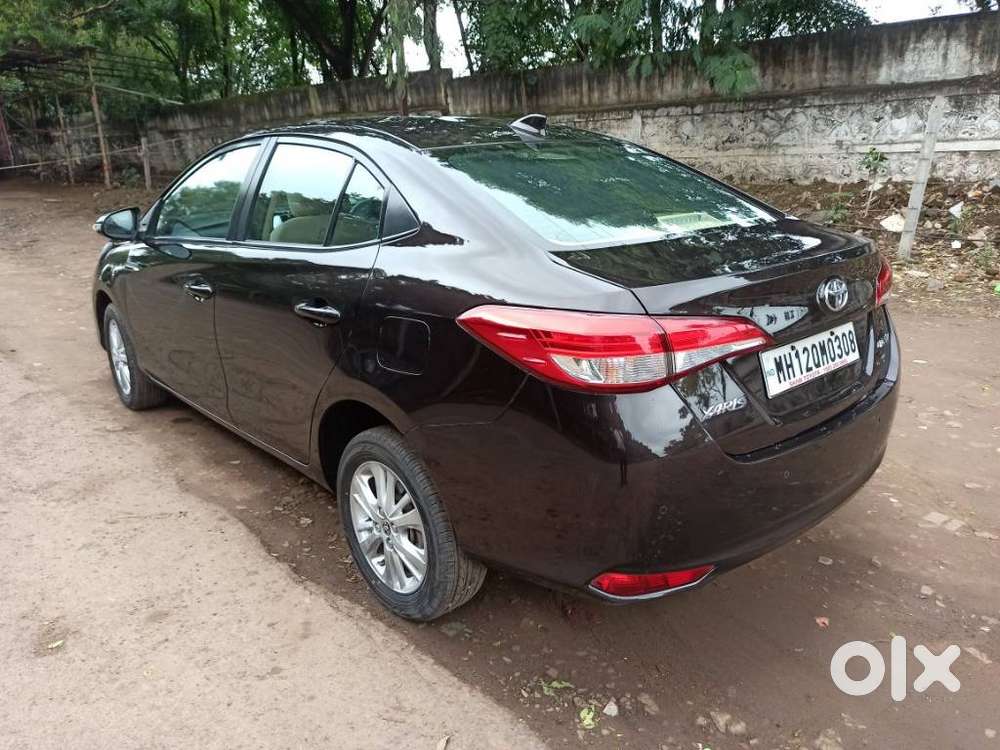 Toyota Yaris V Cvt, 2018, Petrol