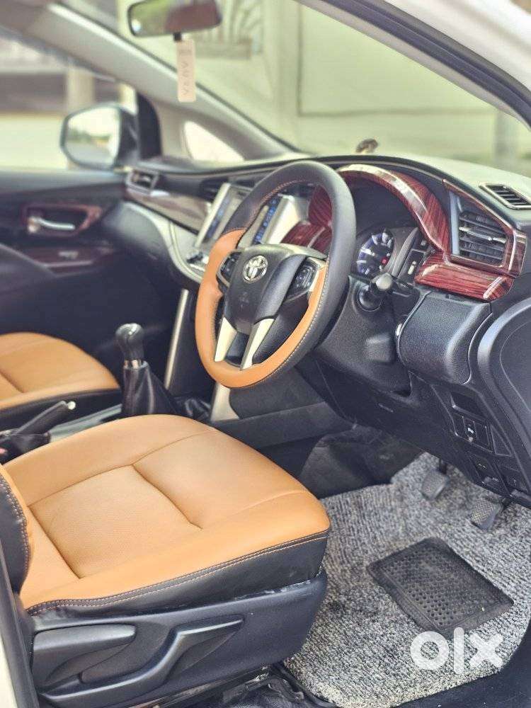 Toyota Innova Crysta 2.4 V 8 Str, 2016, Diesel