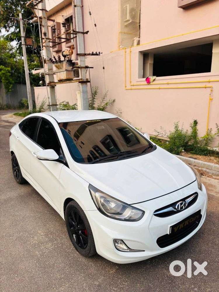 Hyundai Verna, 2011