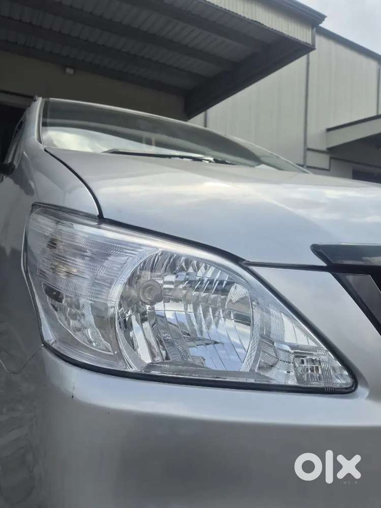 Toyota Innova V 2014