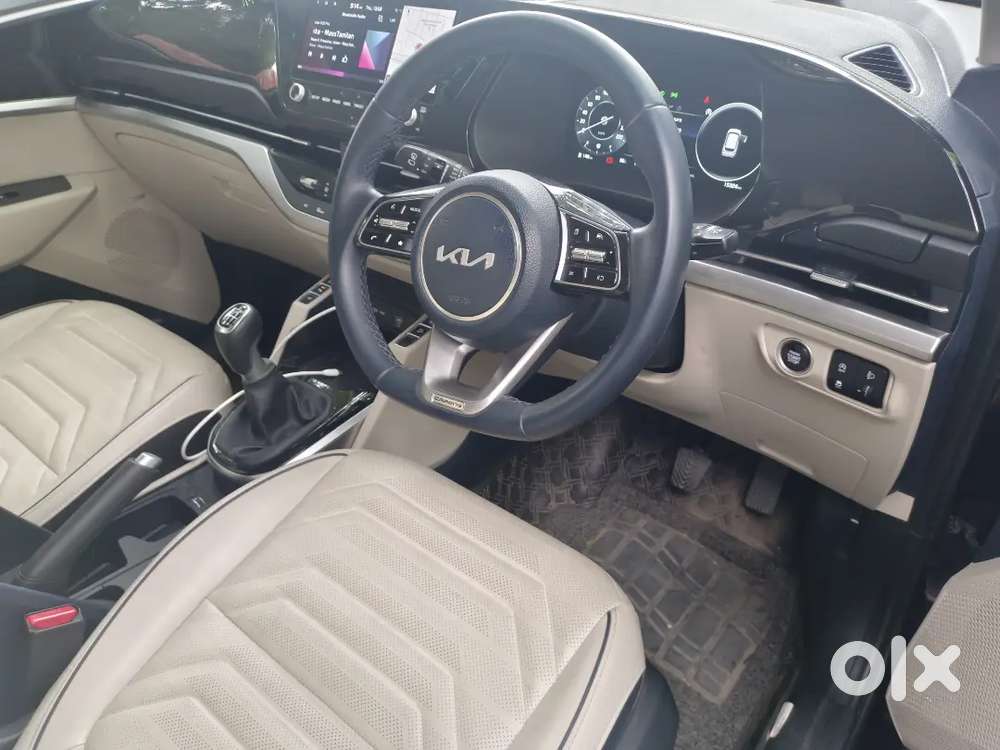 Kia Carens Luxury Plus 2024