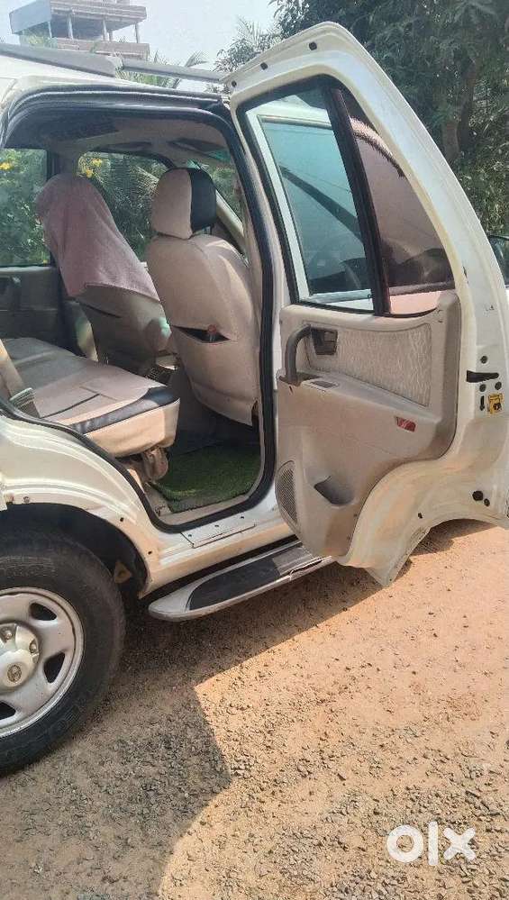 Tata Safari 2012
