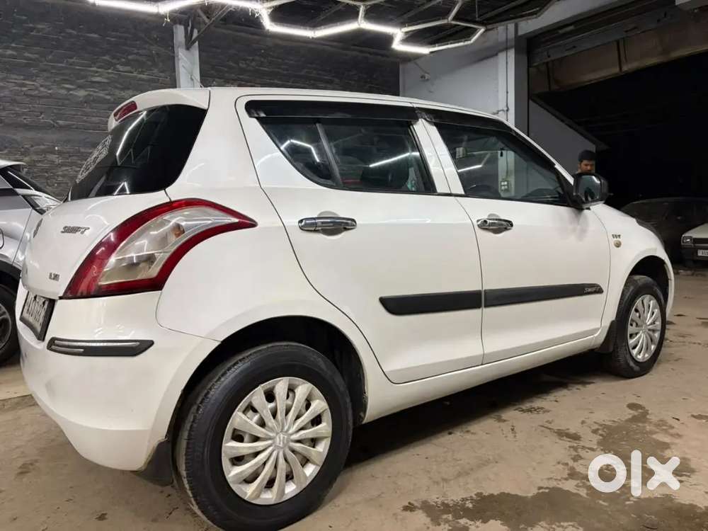 Maruti Suzuki Swift 2015 Lxi Petrol