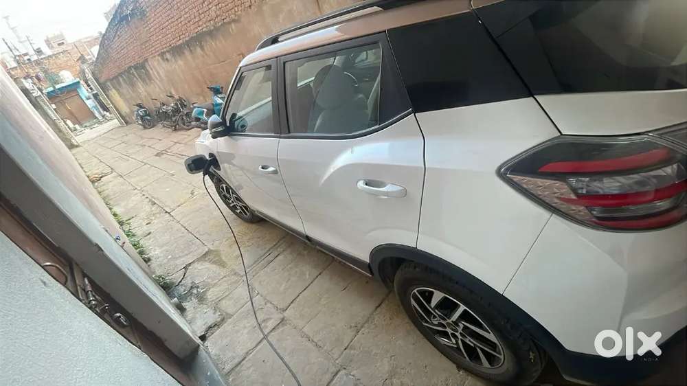 Mahindra Xuv400 Ev 2024 Electric Well Maintained