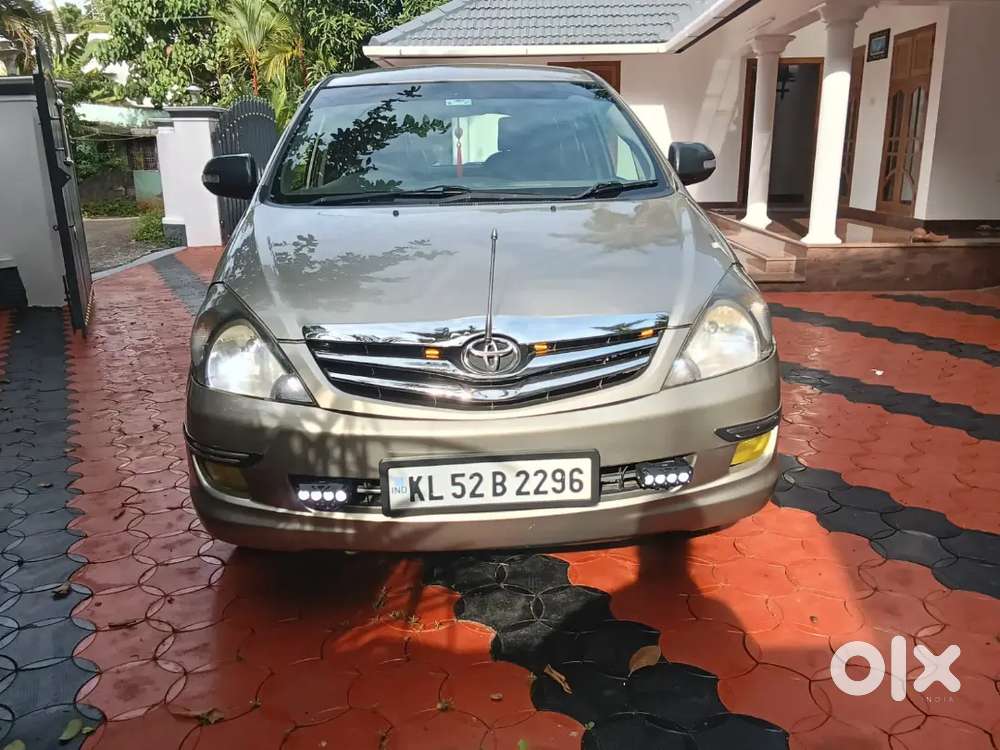 Toyota Innova 2010 Diesel 182000 Km Driven