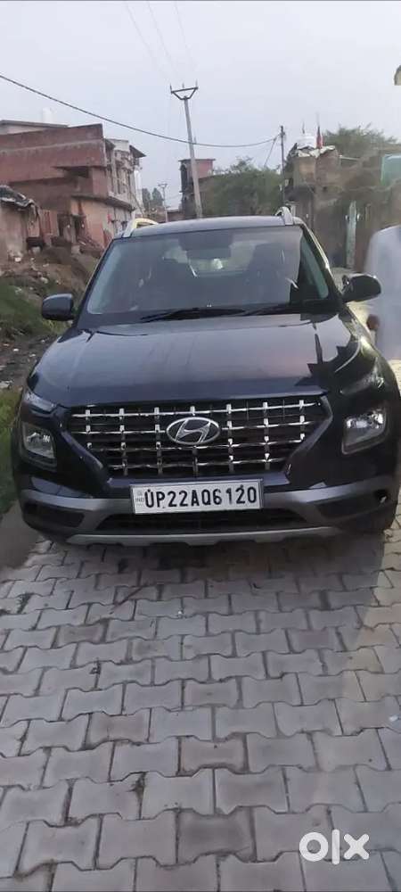 Hyundai Venue E Petrol 2020 Car