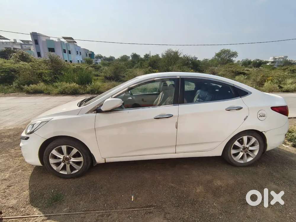 Hyundai Fluidic Verna 2012