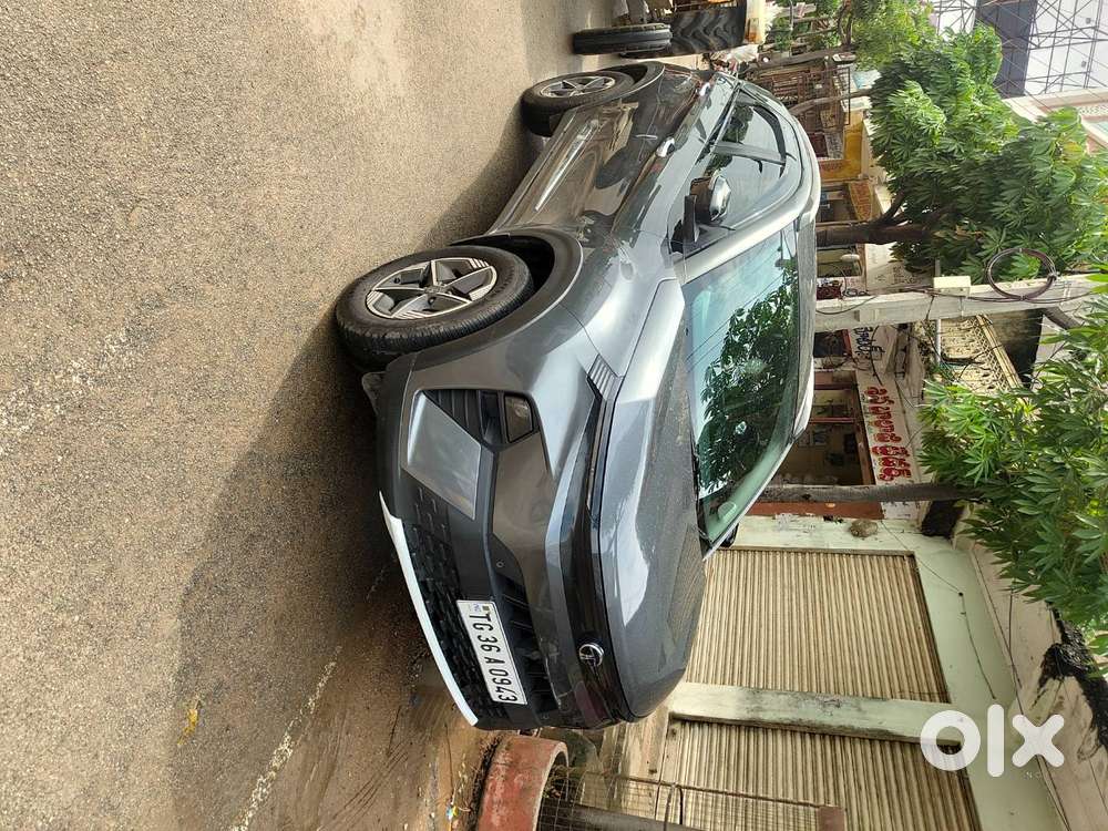 Tata Nexon Creative Plus(sunroof) 2024