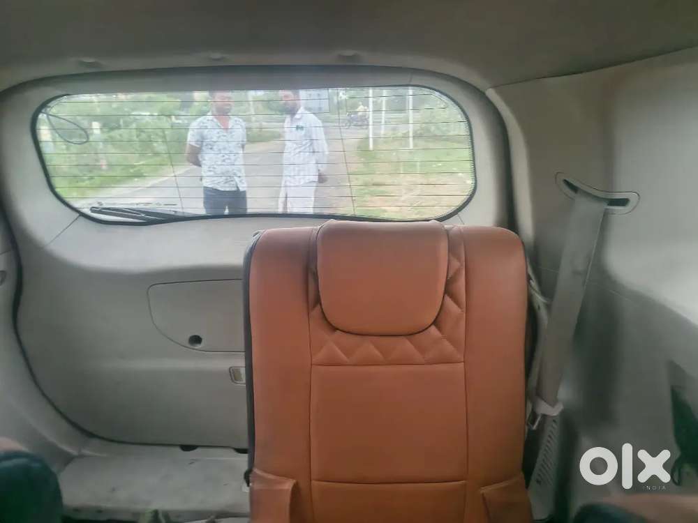 Mahindra Xuv500 W10 2016