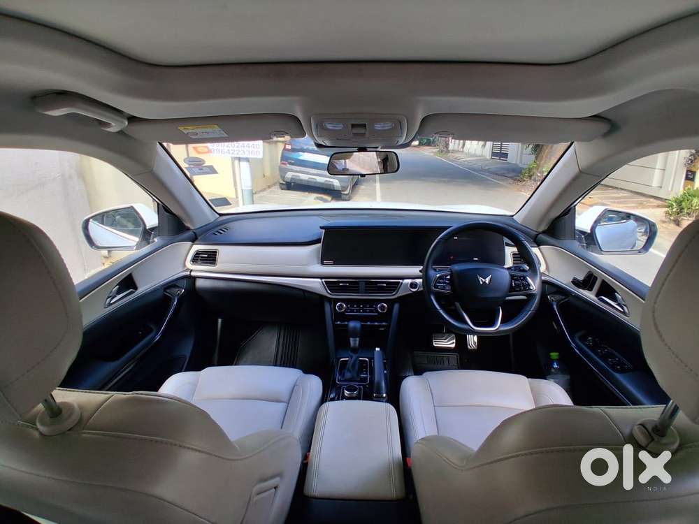 Mahindra Xuv700 2.2 Ax 7 Diesel At Str Awd, 2025, Diesel