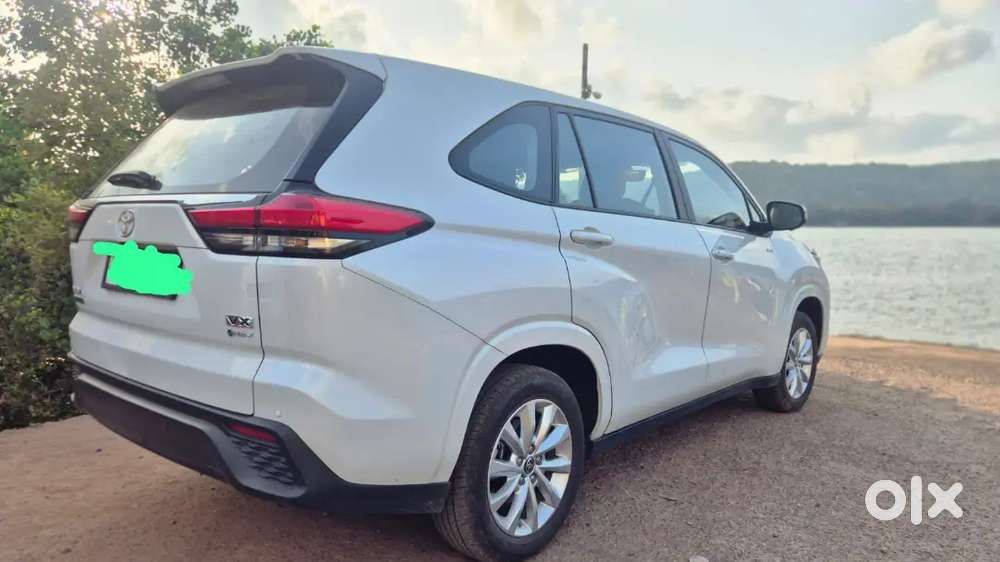 Toyota Innova Hycross 2025 Automatic