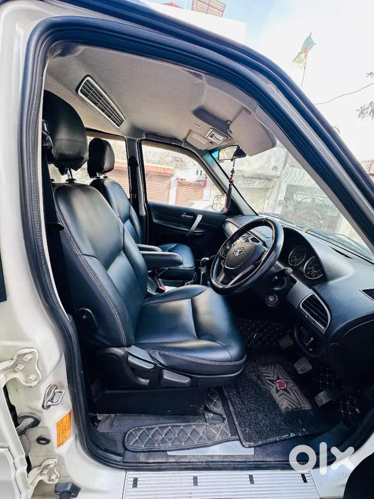 Tata Safari Storme 2018