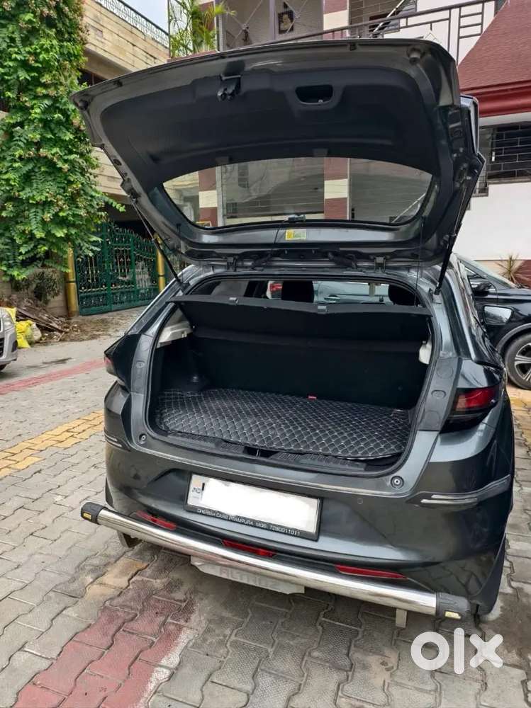 2023 Tata Altroz Xz+ Os Sunroof Icng Top Model Manual