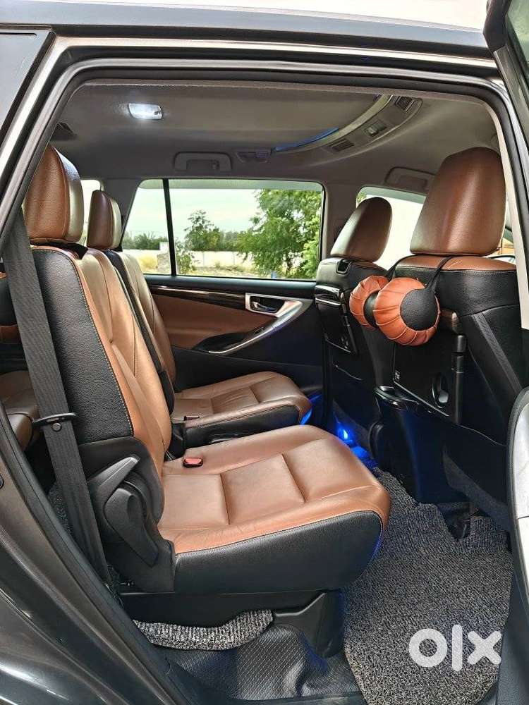 Toyota Innova Crysta 2.8 Zx At 7 Seater, 2017, Diesel