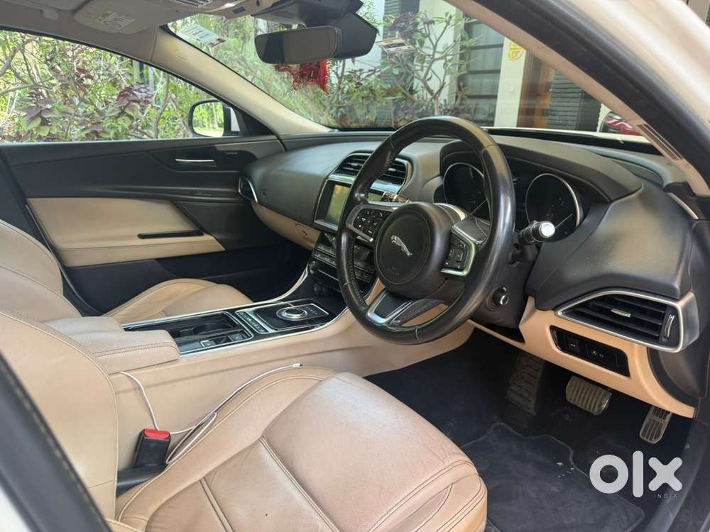 Jaguar Xe 2019