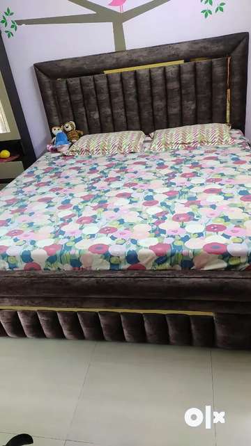 Old bed store for sale olx