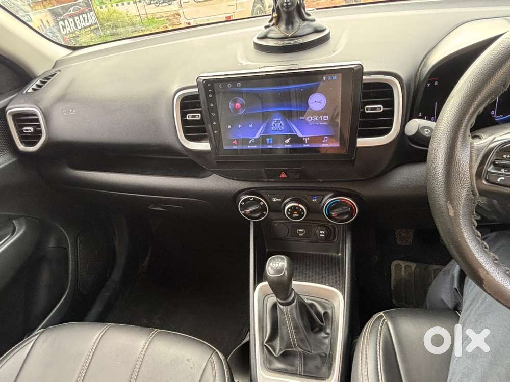Hyundai Venue Petrol Mt 9000