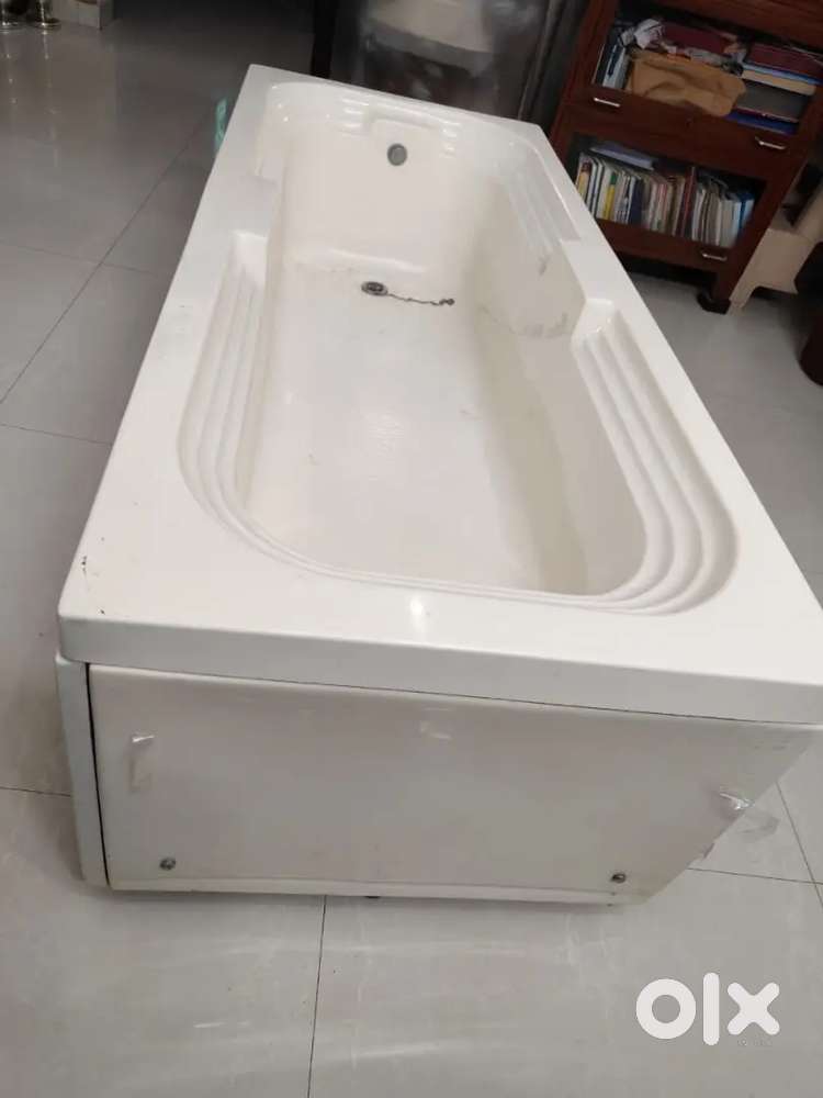 Bathing Tub Solid plastic