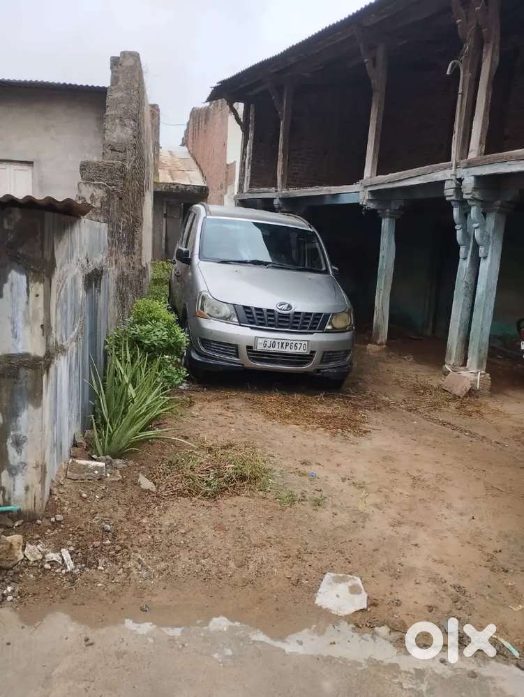 Mahindra Xylo 2.5 E6 2012