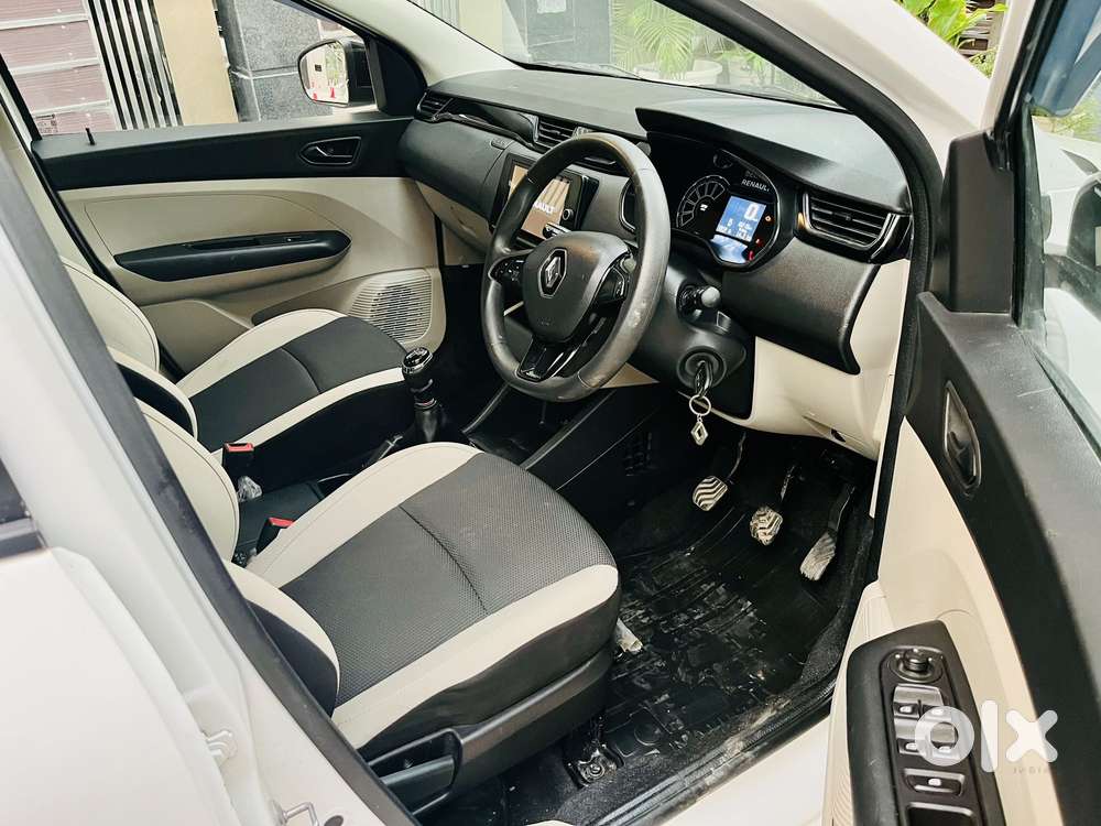 Renault Triber Rxt, 2023, Petrol