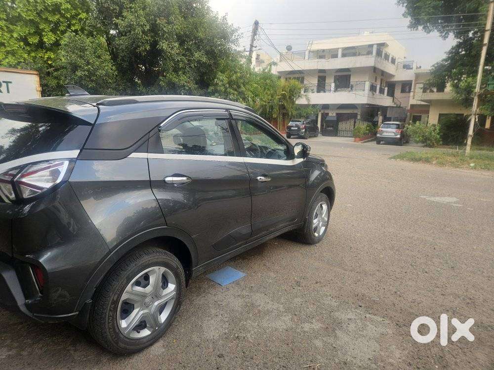 Tata Nexon 1.2 Revotron Xma Amt (s), 2022, Petrol