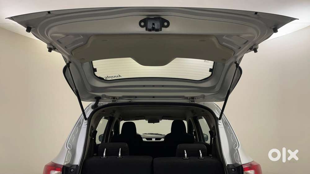 Renault Triber Rxz, 2022, Petrol