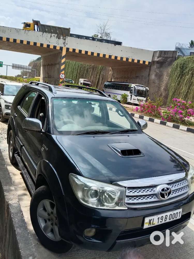 Toyota Fortuner 2011 Diesel 140000 Km Driven