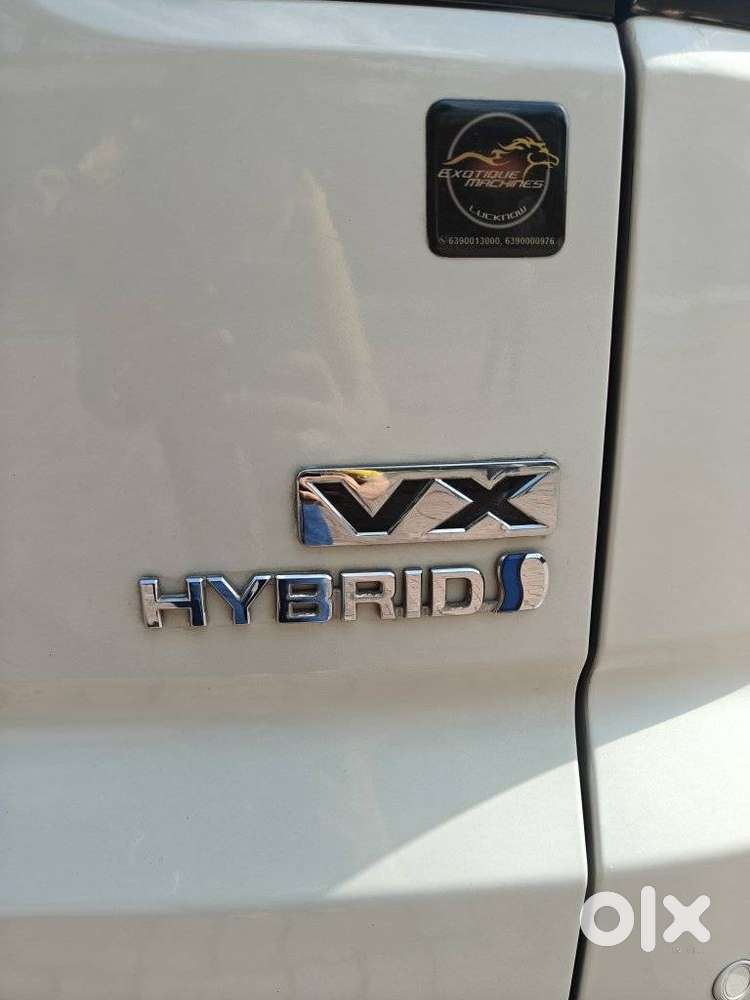 Toyota Innova Hycross 2.0 Vx (o) Hybrid 8 Str, 2023, Petrol