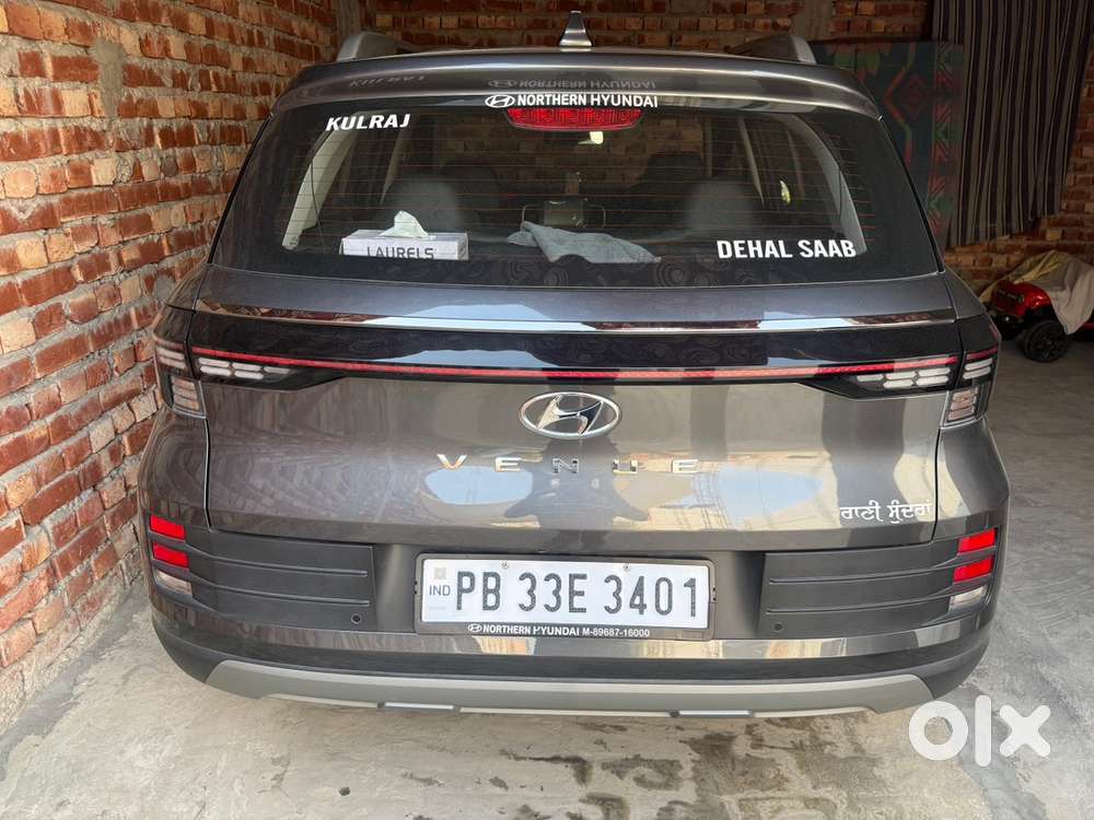 Hyundai Venue Petrol Mt 2025