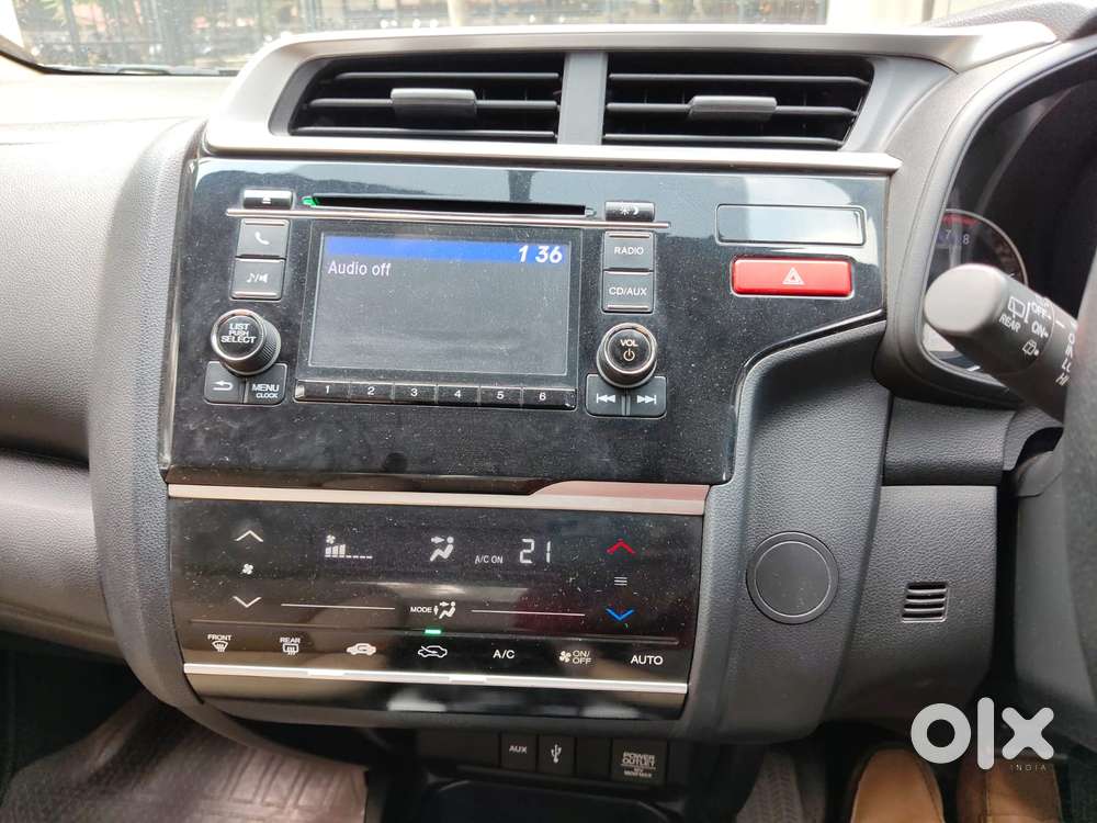 Honda Jazz V Cvt, 2015, Petrol