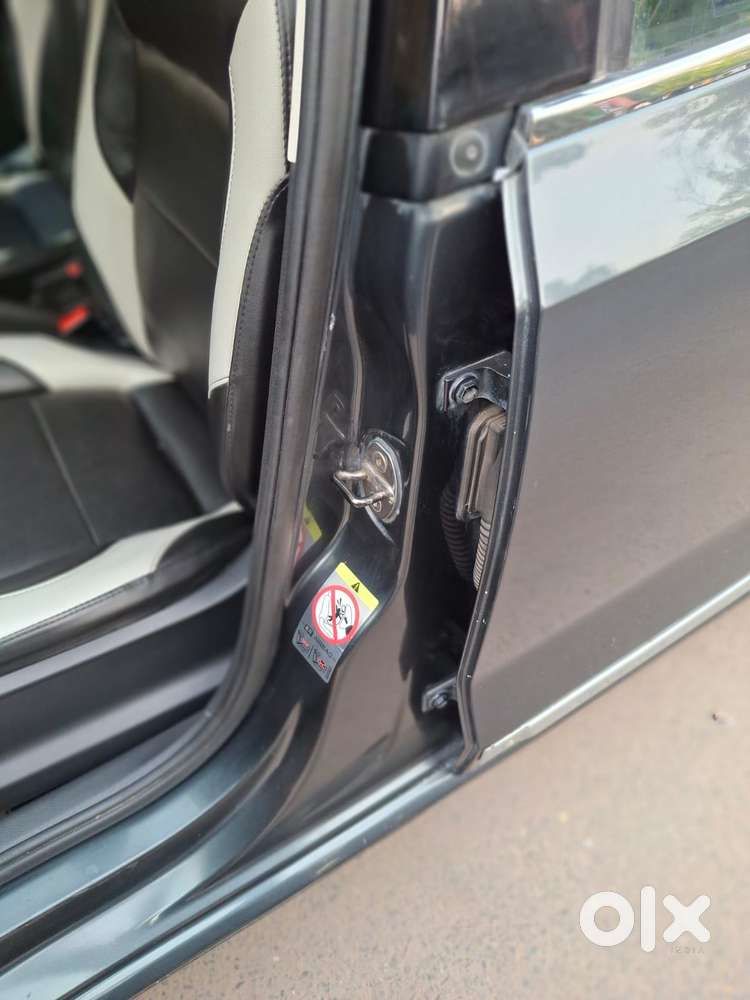 Volkswagen Vento 1.2 Tsi Highline At, 2016, Petrol