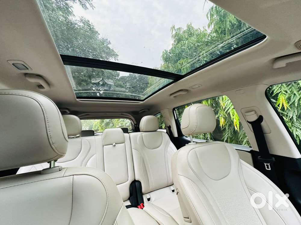Mahindra Xuv700 2.2 Ax 7 Diesel Mt Luxury Pack Str, 2022