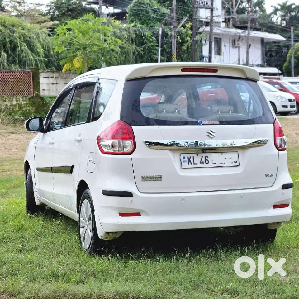 Maruti Suzuki Ertiga Vxi At Petrol, 2017, Petrol