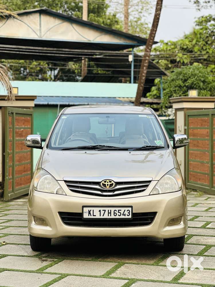 Toyota Innova 2.5 V 7 Str, 2011, Diesel